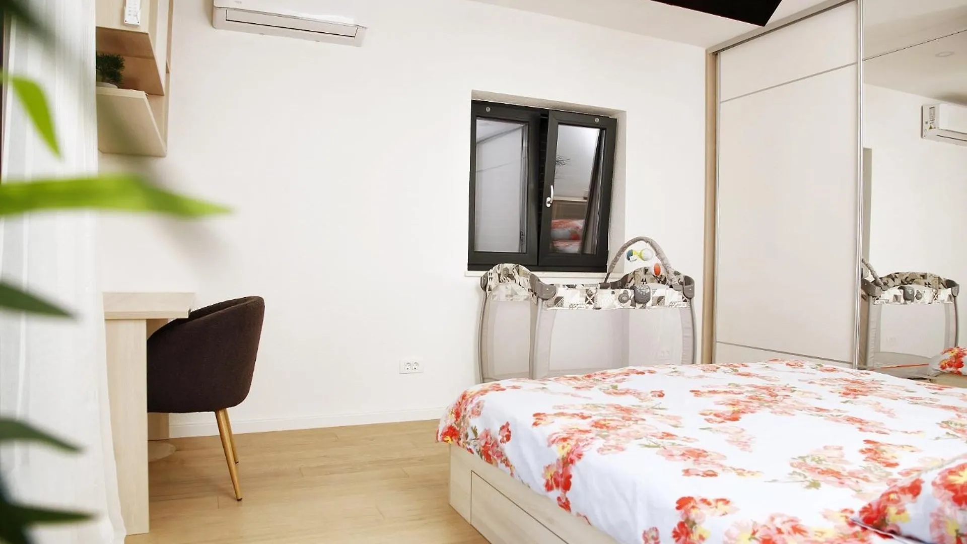 Apartment Zaza - Home & Style - King Bed, Modern, Parking Privlaka