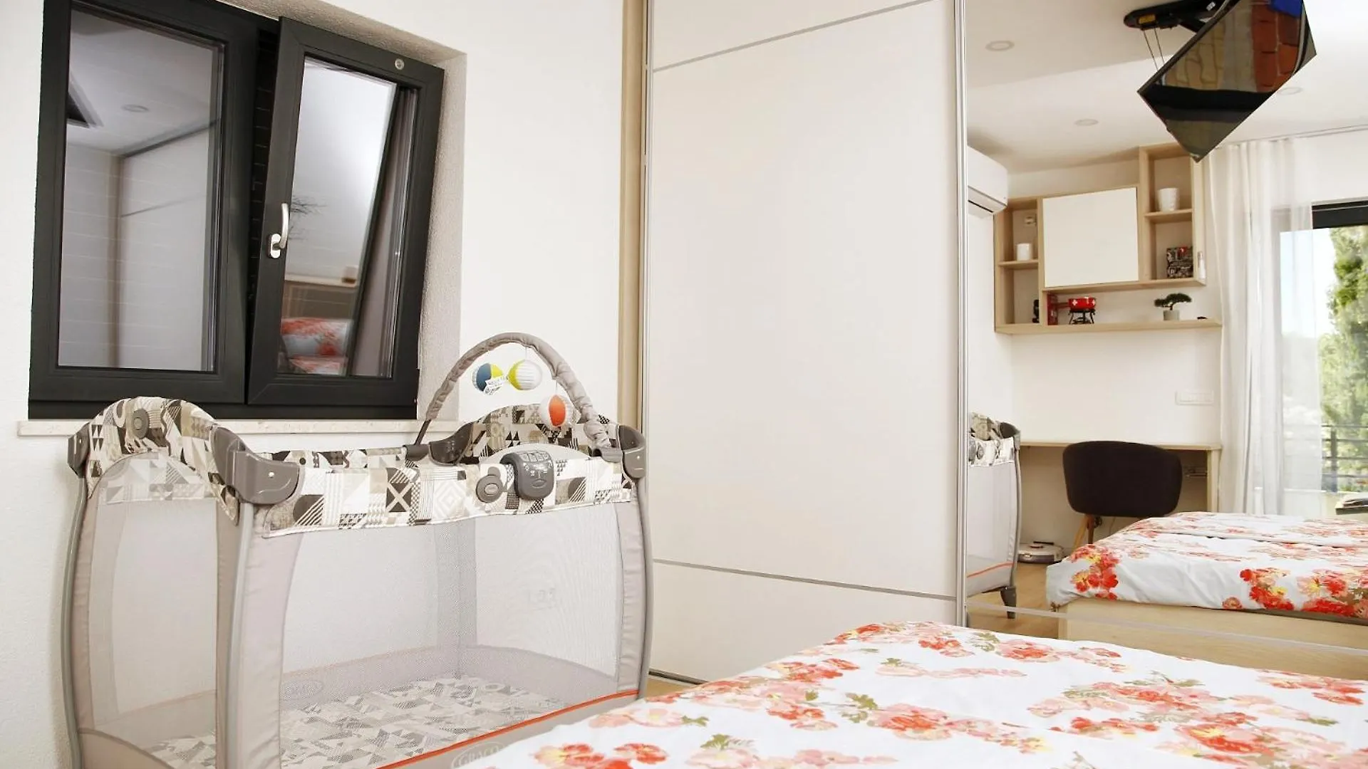 Apartment Zaza - Home & Style - King Bed, Modern, Parking Privlaka